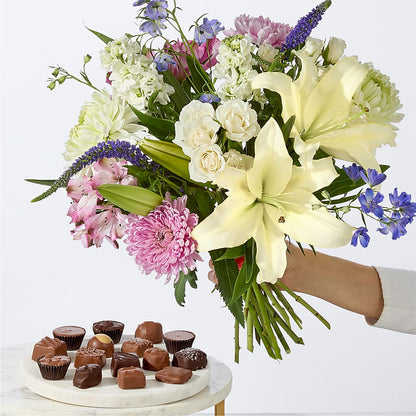 Winter Celebration Bouquet – PAT'S FLORIST AND GIFTS, Laurel MS