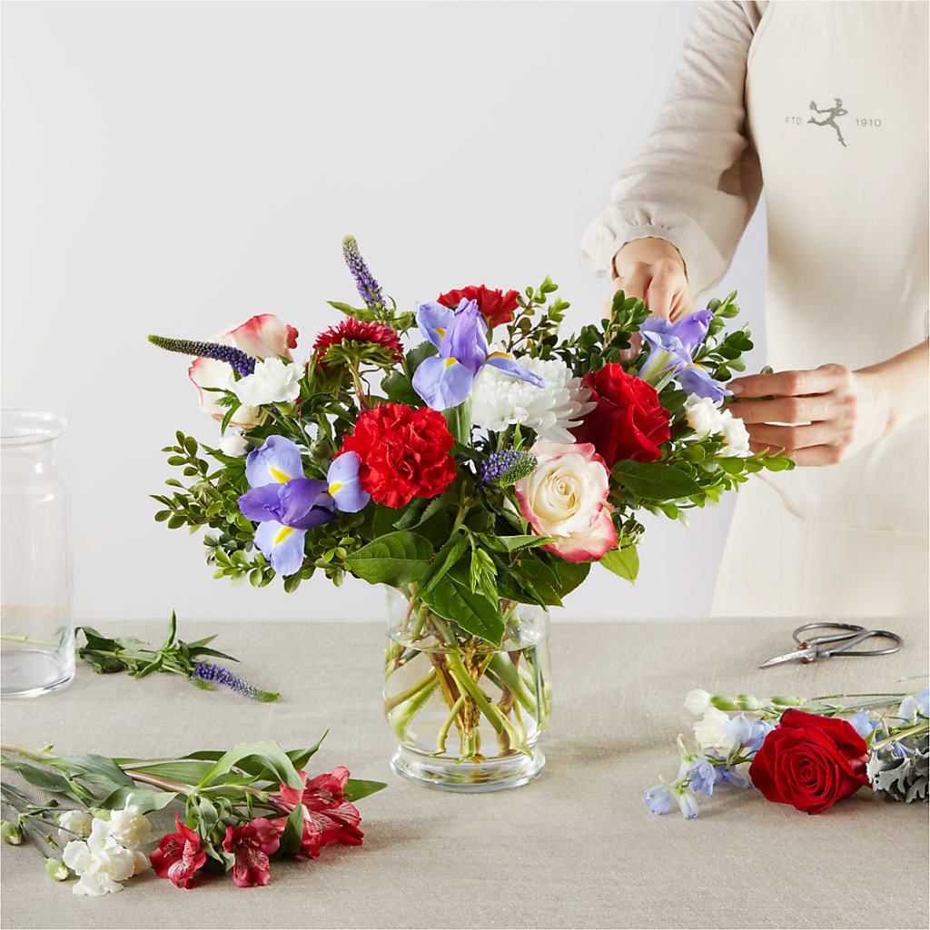 Star Spangled - A Florist Original – PAT'S FLORIST AND GIFTS, Laurel MS