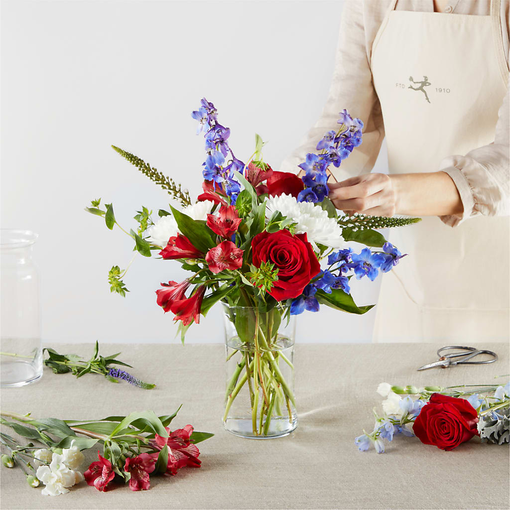 Star Spangled - A Florist Original – PAT'S FLORIST AND GIFTS, Laurel MS