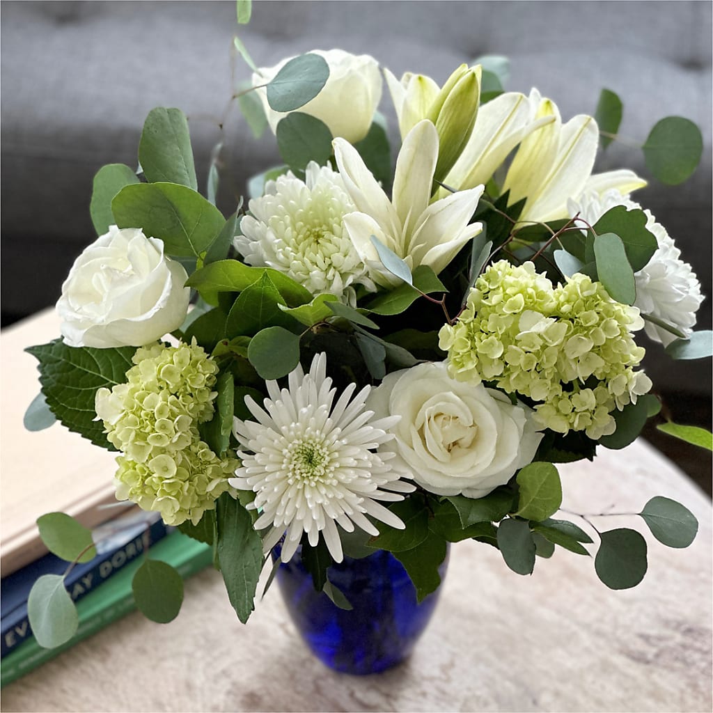 Snowy Dreams Bouquet – PAT'S FLORIST AND GIFTS, Laurel MS