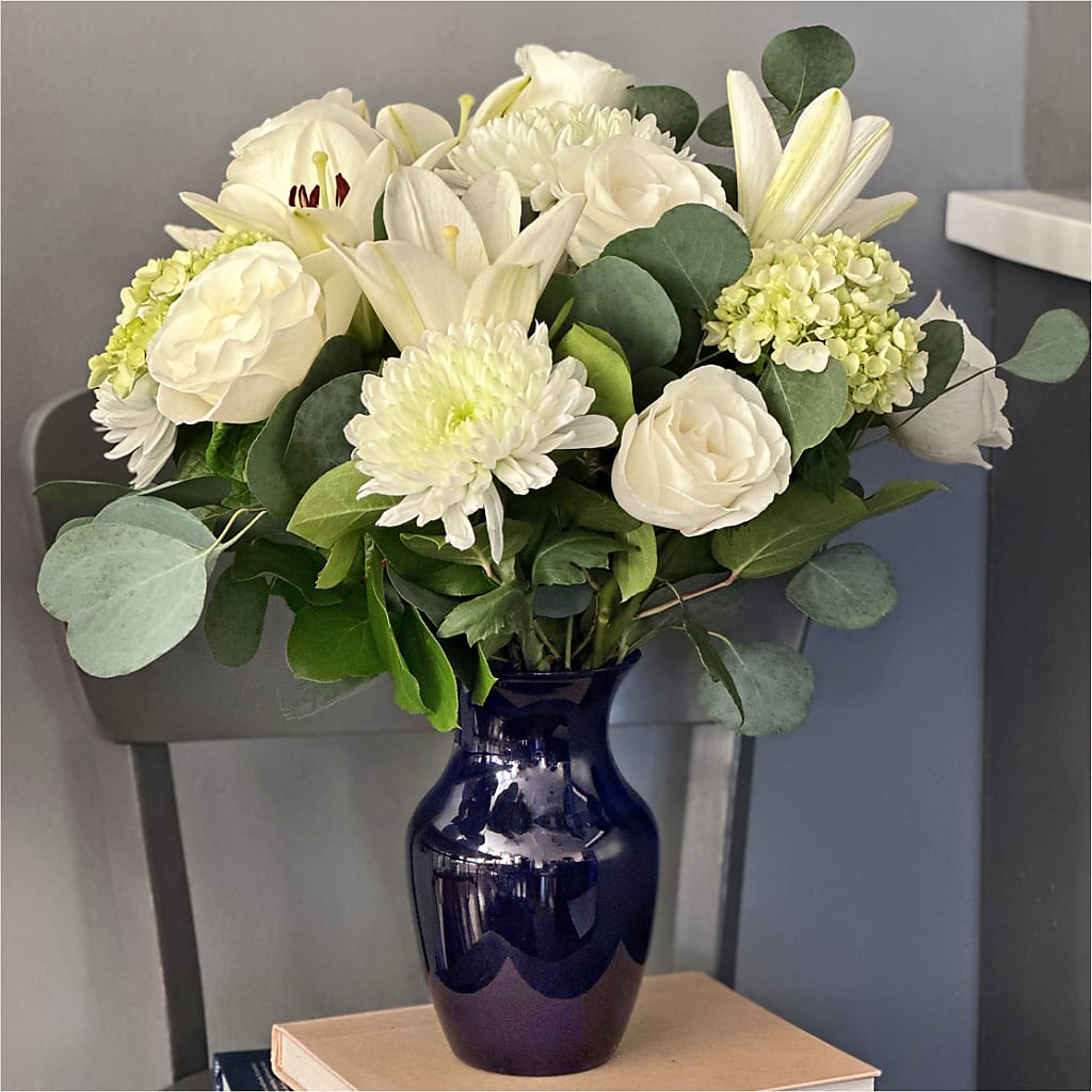Snowy Dreams Bouquet – PAT'S FLORIST AND GIFTS, Laurel MS