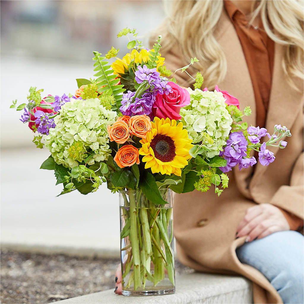 Vibrant Greetings Bouquet – PAT'S FLORIST AND GIFTS, Laurel MS